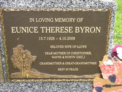 Memorial plaque for Eunice Therese Byron at Welby cemetery