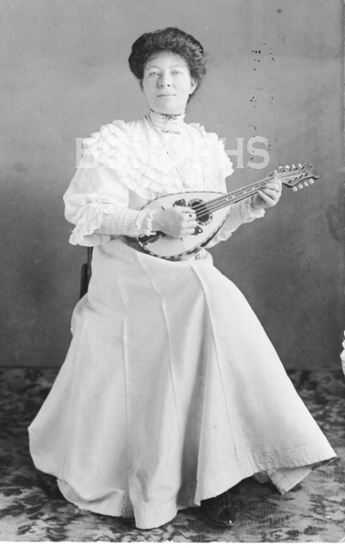 Sarah Gladys Lee, née Stokes